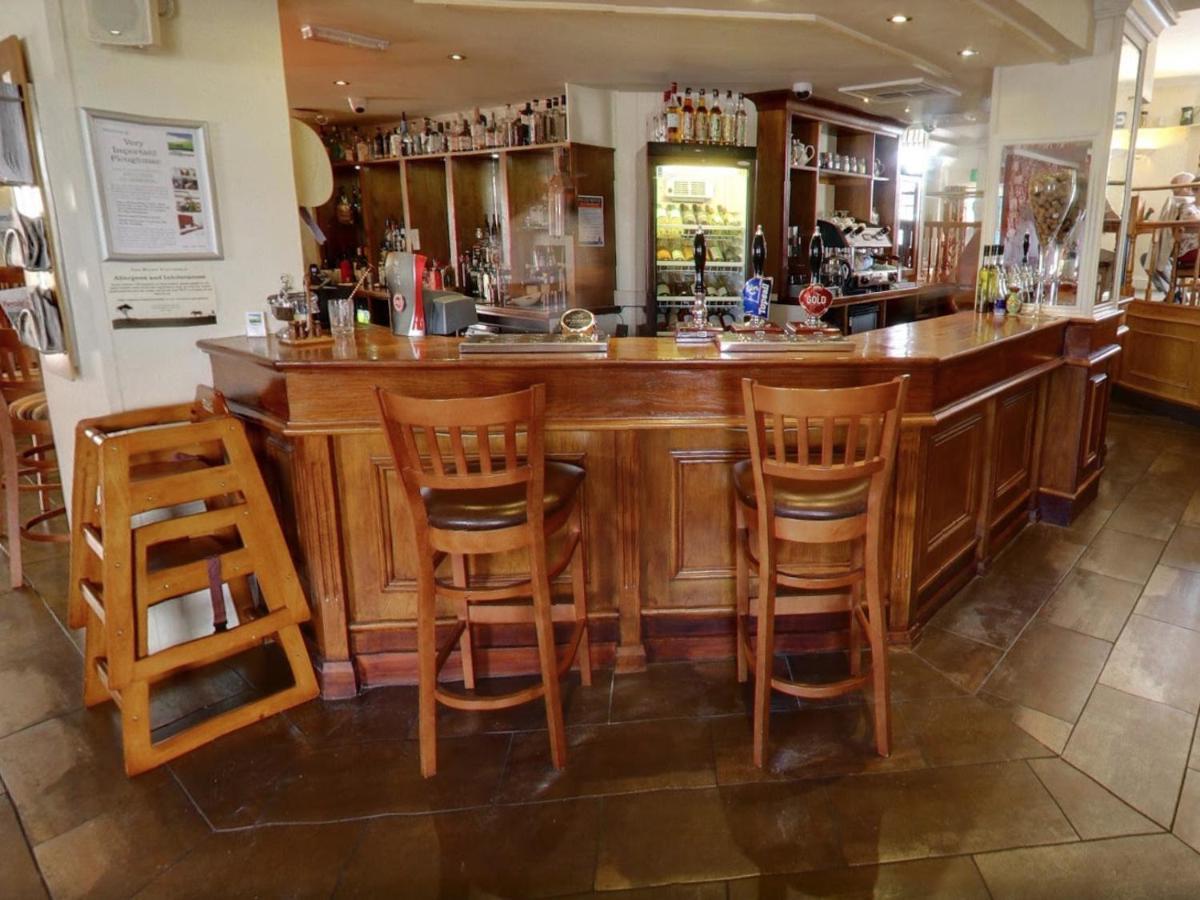 The Railway Inn Galmpton Экстерьер фото