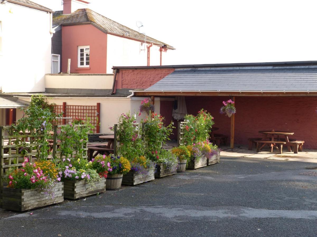 The Railway Inn Galmpton Экстерьер фото
