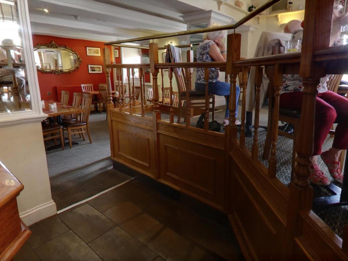The Railway Inn Galmpton Экстерьер фото