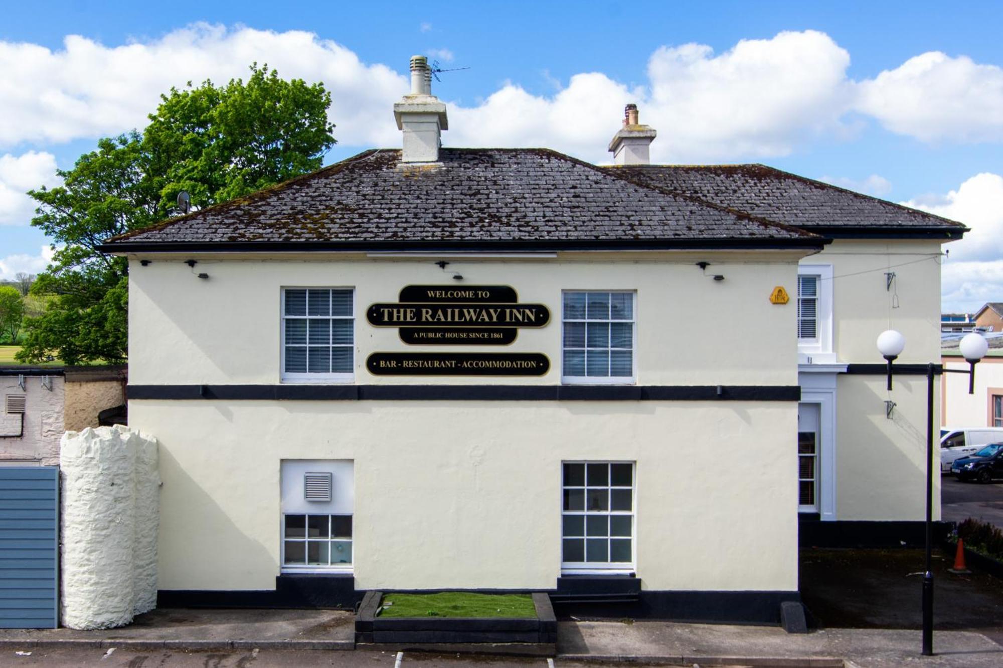 The Railway Inn Galmpton Экстерьер фото