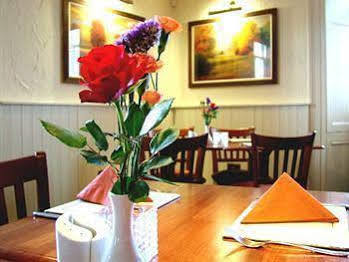 The Railway Inn Galmpton Экстерьер фото